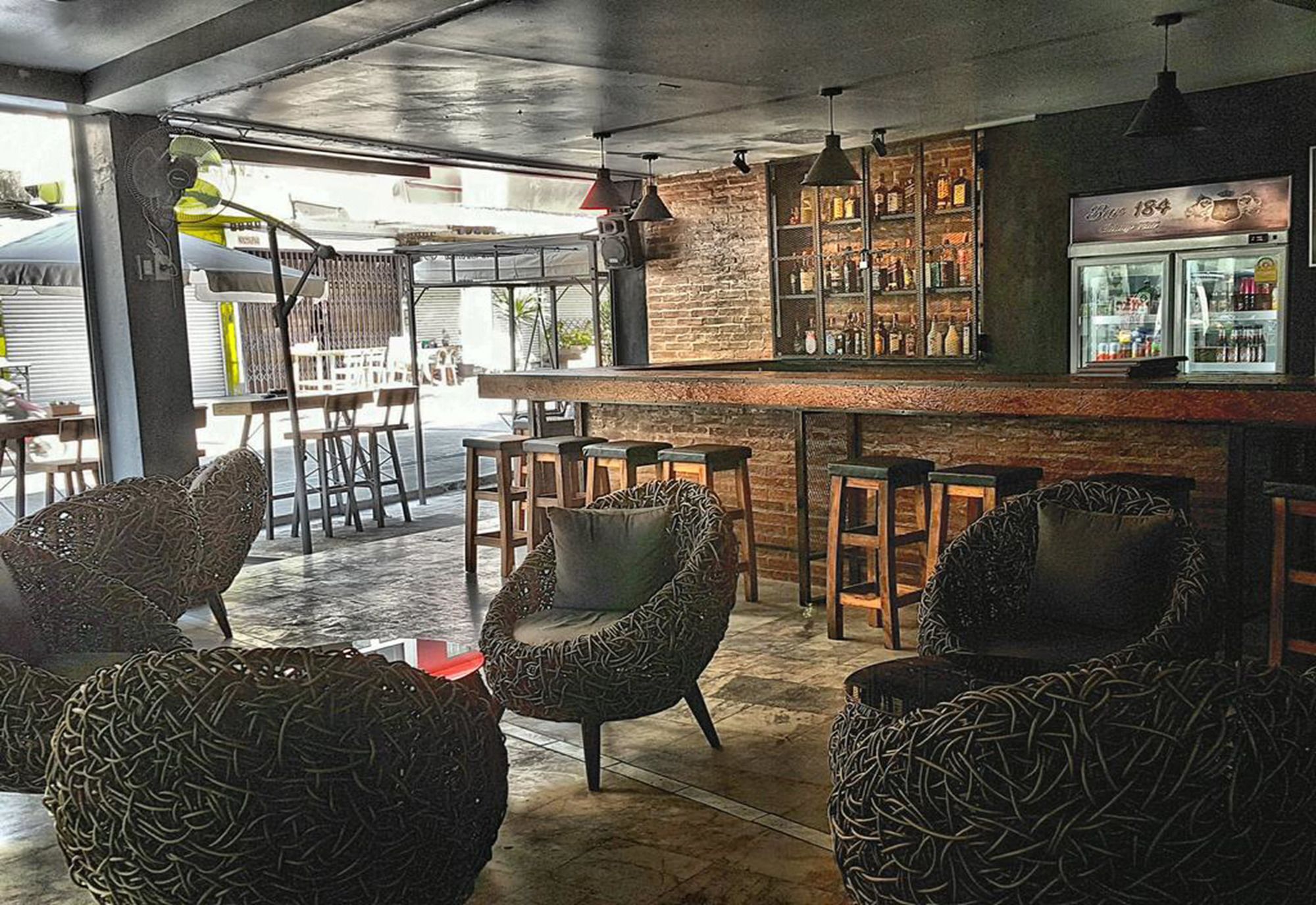 Bar 184 Party Hostel (Adults Only) Chiang Rai Buitenkant foto