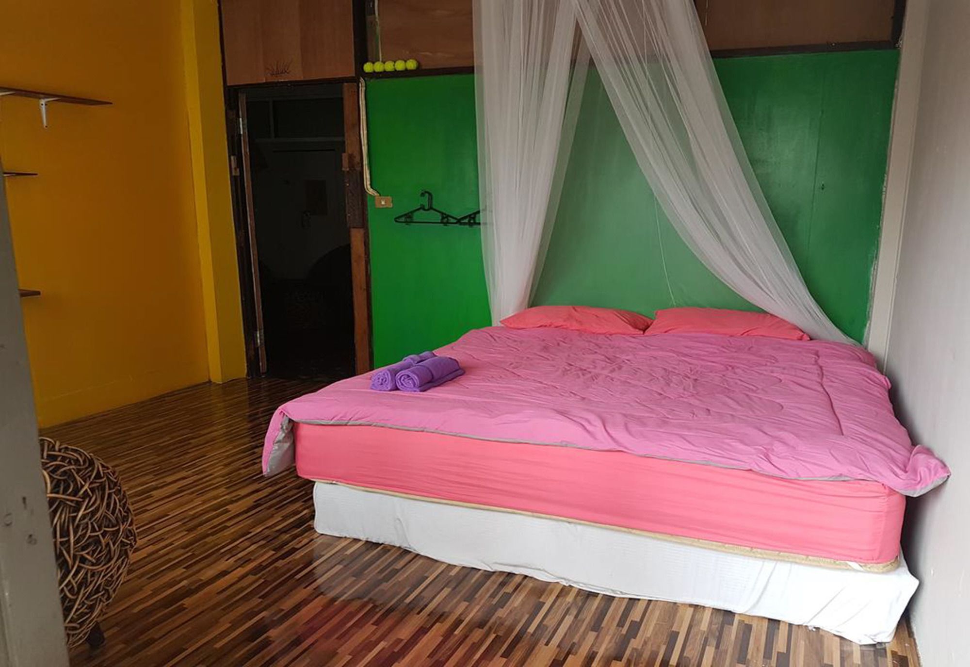 Bar 184 Party Hostel (Adults Only) Chiang Rai Buitenkant foto